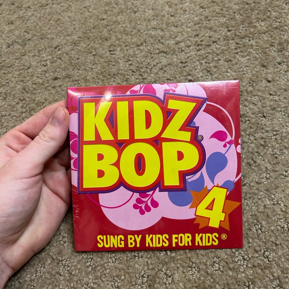 Kidz Bop 4 Mini CD - FACTORY SEALED 2009 McDonald's Happy Meal Toy/Prize